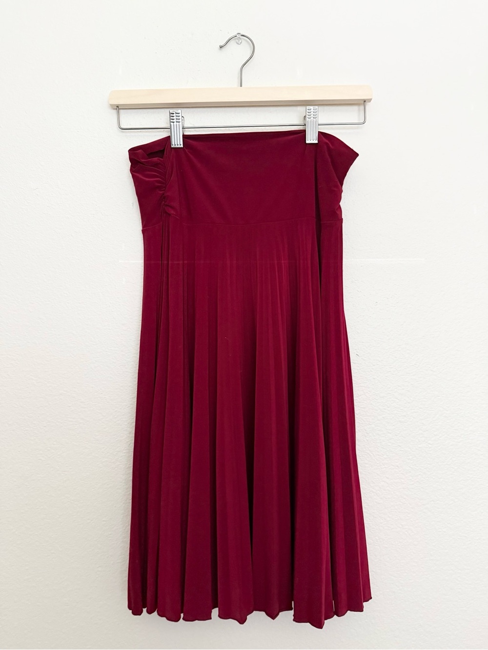 VTG Pleated Skirt Size M Burgundy Drop Waist Flowy Fairycore